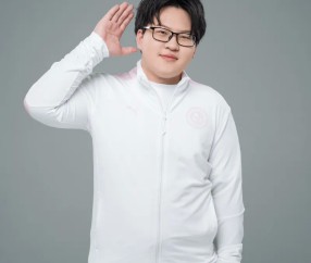 世界赛赛程-季节发文：就算仇人见到我错过了高铁，也该释怀了吧！